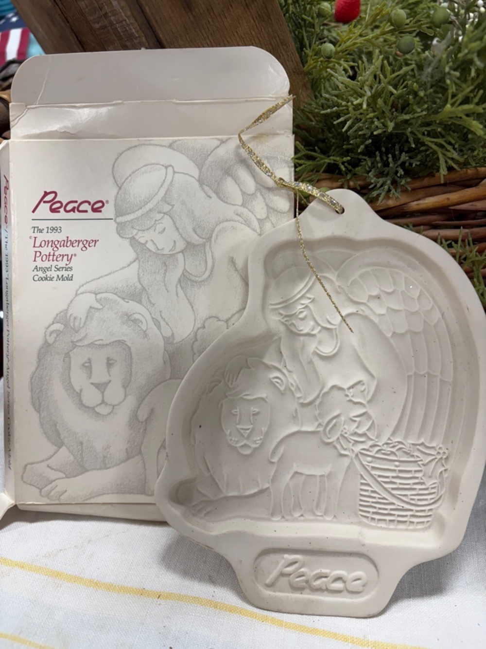 Longaberger Peace Angel and Lion Ceramic Mold - Cream